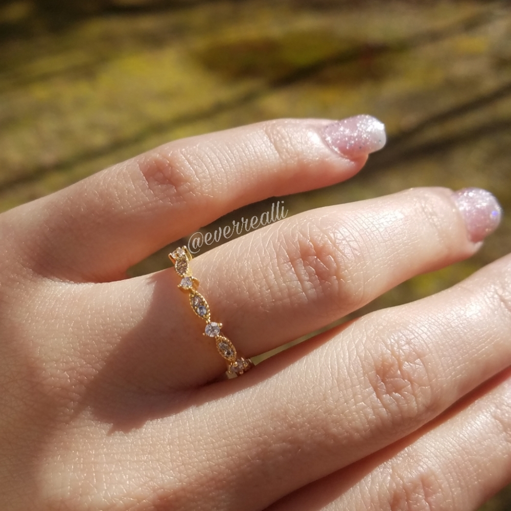 NEW Dainty Yellow Gold Milgrain Band Ring - Picture 4 of 5